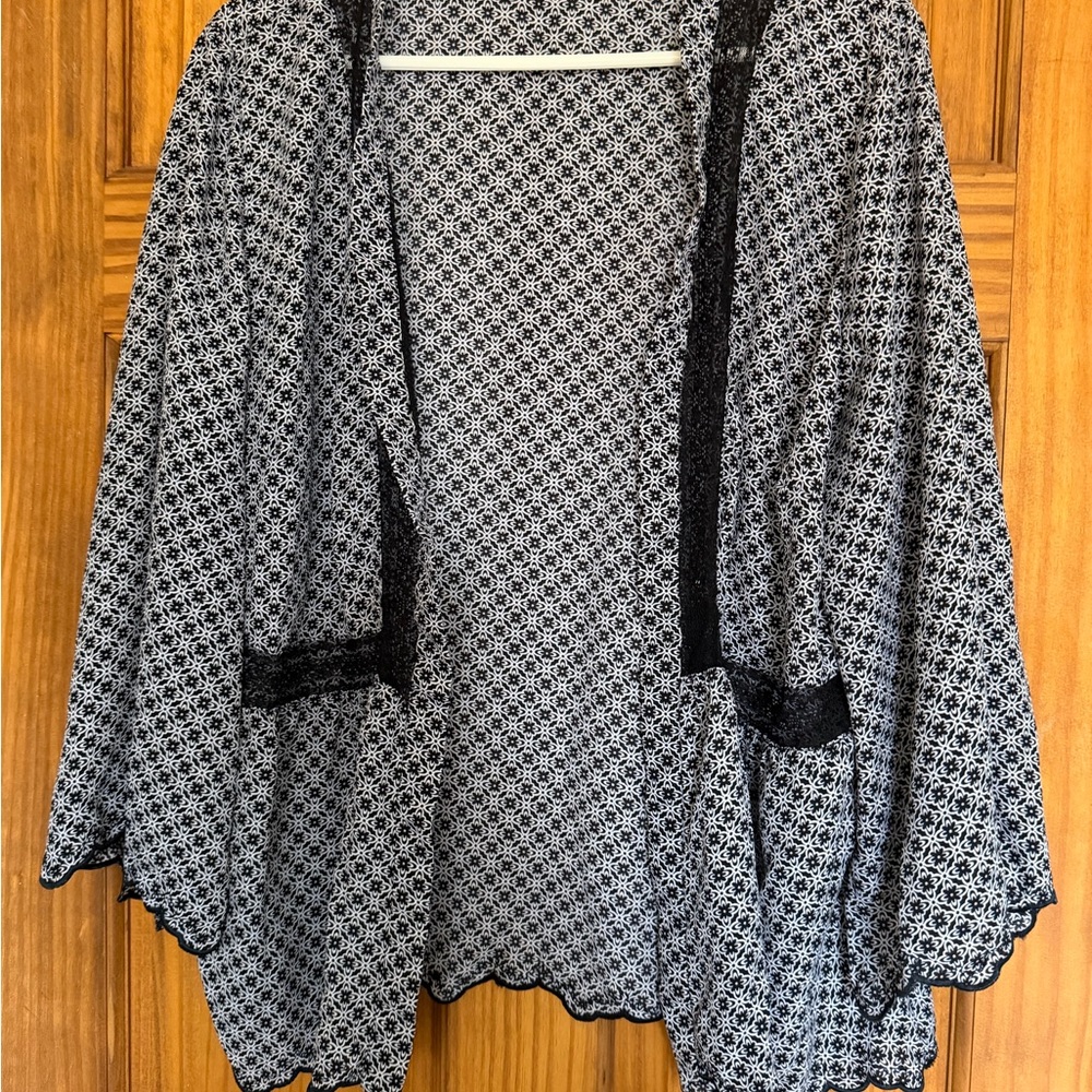 NY Collection Black and White Patterned Cardigan